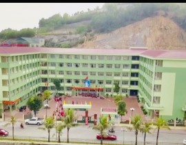 khuôn viên trường.jpg